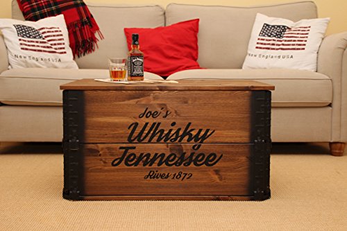Uncle Joe´s Whisky Truhentisch im Vintage Style aus Massiv braun Stauraum und Deckel Holzkiste Landhaus Wohnzimmertisch Holztisch nussbaum