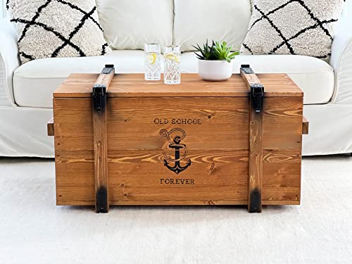 Uncle Joe´s Truhe Old School Couchtisch Truhentisch im Vintage Shabby chic Style aus Massiv-Holz in braun mit Stauraum und Deckel Holzkiste Beistelltisch Landhaus Wohnzimmertisch Holztisch nussbaum