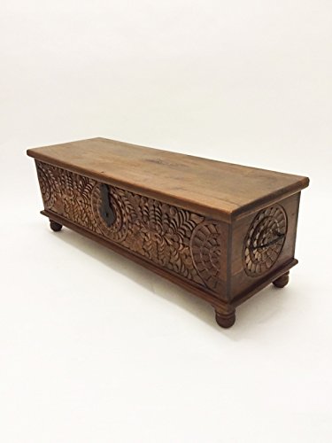 Truhentisch im Kolonialstil